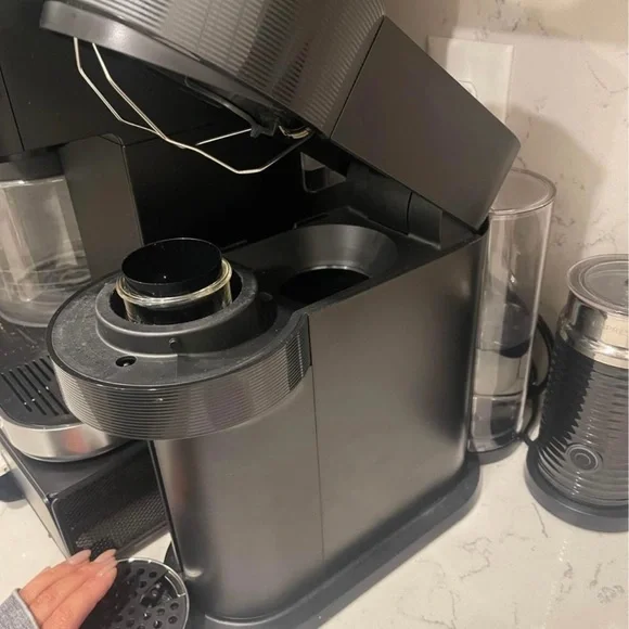 Black Nespresso Machine Breviile Vertuo With Milk Frother